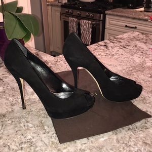 😍Authentic GUCCI Black Open-Toe Suede Heels